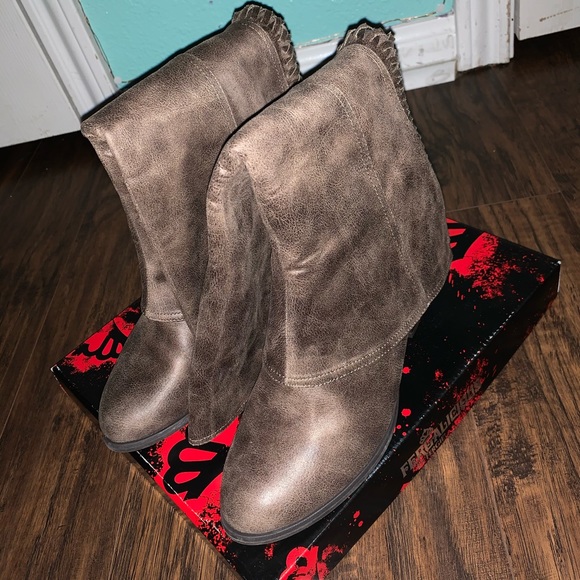 Fergie boots - Picture 4 of 7